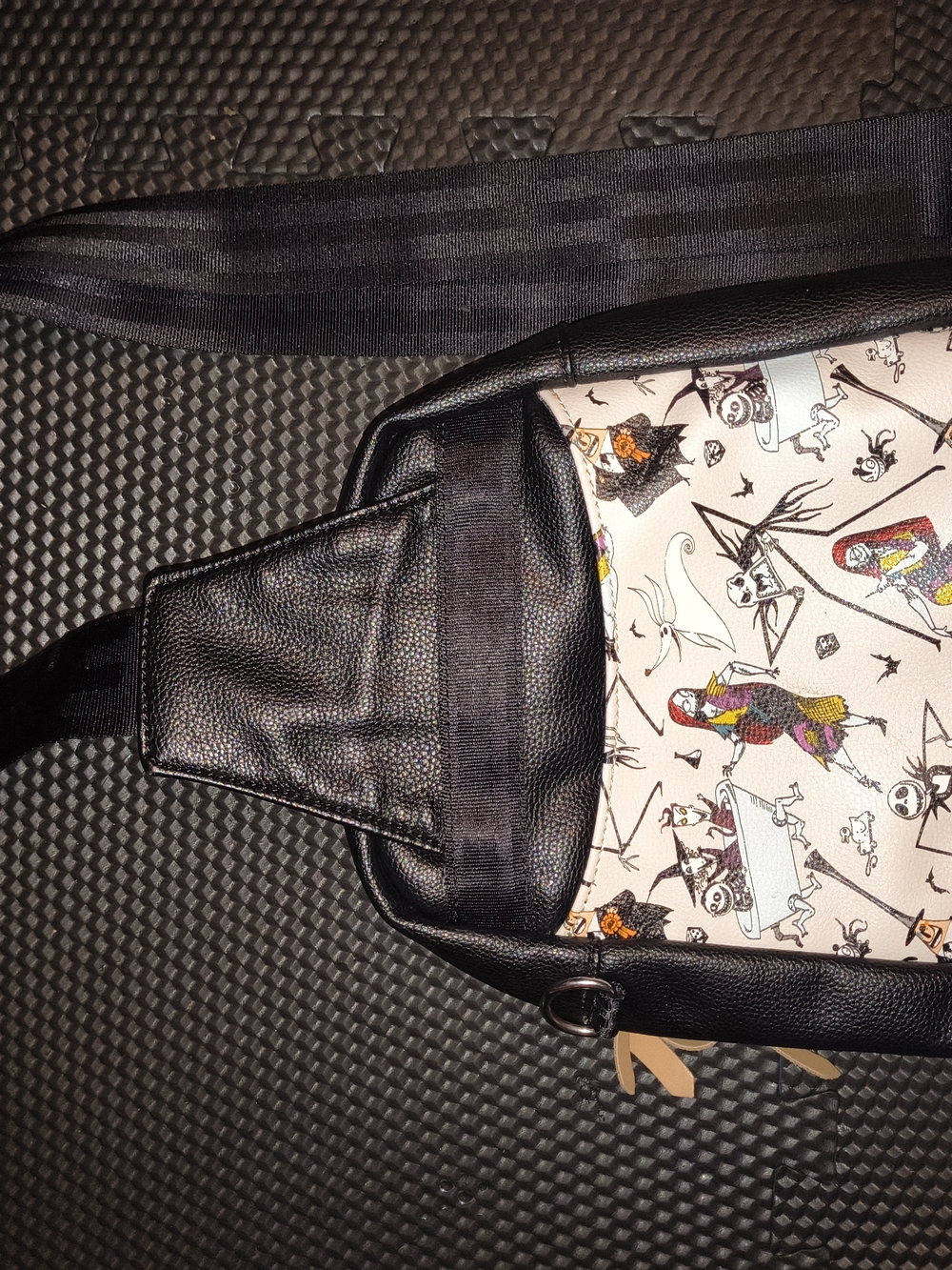 Nightmare Characters Print Crossbody Bag - Picture 3 of 6